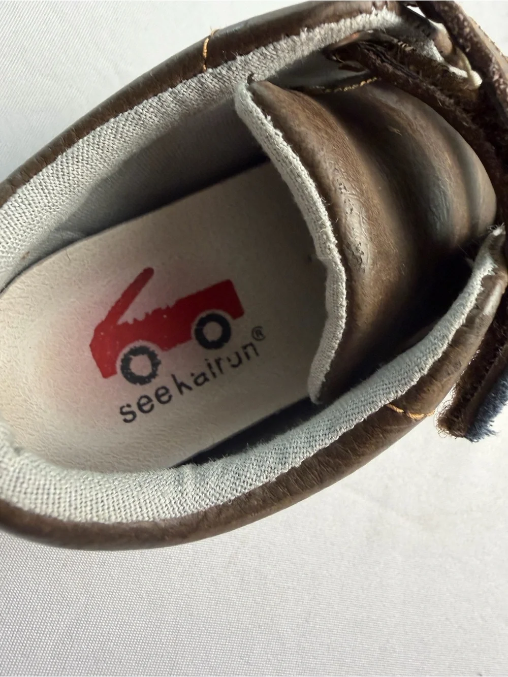 see kai run toddler Velcro sneakers size 7